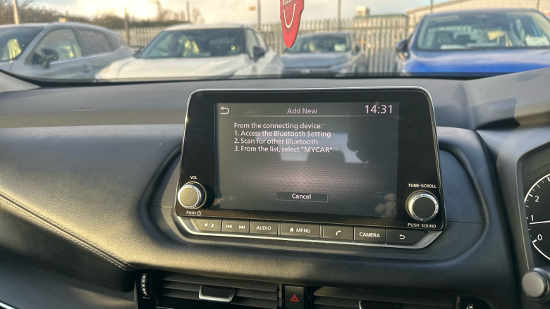 Nissan Qashqai 1.3 DiG-T MH Acenta Premium 5dr Petrol Hatchback